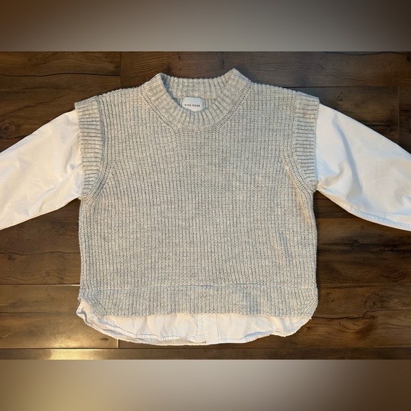 Pink Rose Gray Knit & White Layered Sweater Top – Size M - Picture 3 of 8